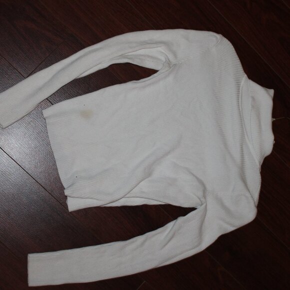 White Ribbed Turtle Neck - Picture 3 of 3